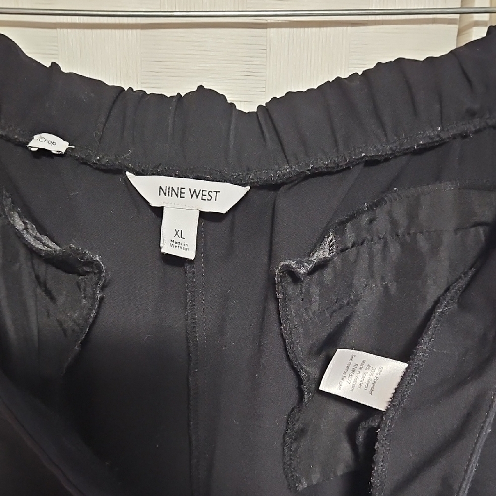 Nine West Size XL- Women's Classic Black Crop Pull On Pants - Picture 3 of 3